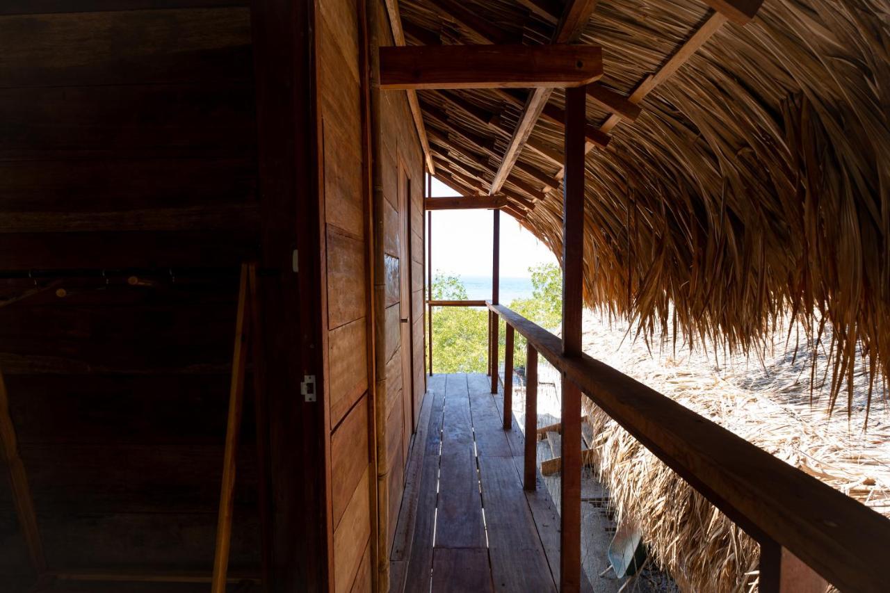 Santa Lova Eco-Hostel Isla Tintipan Tintipan Island エクステリア 写真