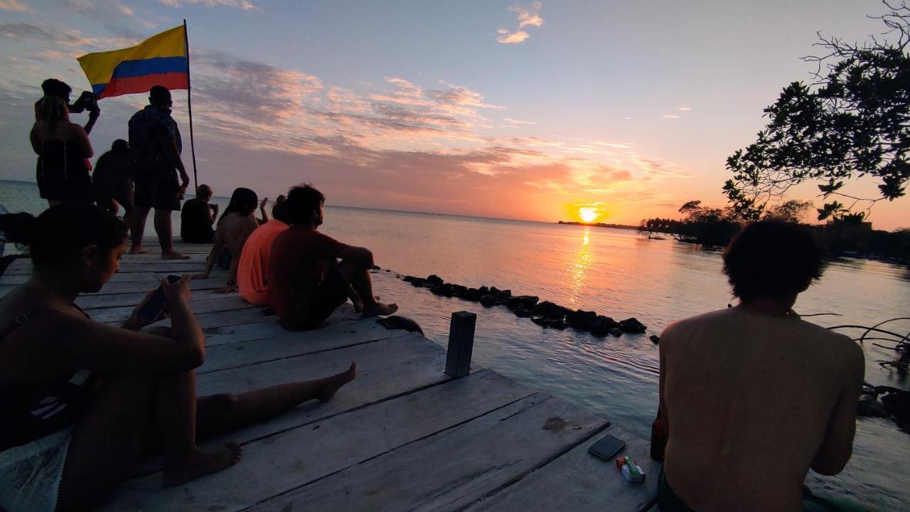 Santa Lova Eco-Hostel Isla Tintipan Tintipan Island エクステリア 写真