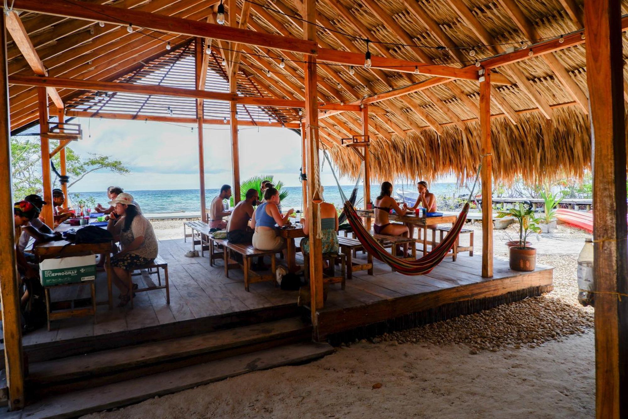 Santa Lova Eco-Hostel Isla Tintipan Tintipan Island エクステリア 写真